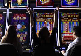 luck god Mobile APP ဘောလုံးလောင်းကစား Live In-Play ကစားနေသည့် မြင်ကွင်း